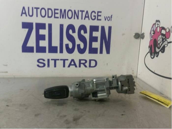 Używane Stacyjka + Kluczyk Ford Mondeo IV Wagon 1.6 TDCi 16V Cena € 105,00 Procedura marży oferowane przez Zelissen V.O.F. autodemontage