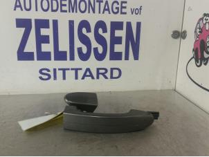 Used Front door handle 4-door, right Ford Mondeo IV Wagon 1.6 TDCi 16V Price € 15,75 Margin scheme offered by Zelissen V.O.F. autodemontage
