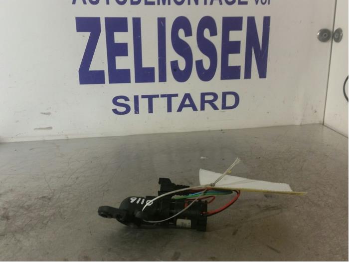 Begagnade Innetemperatursensor Ford Mondeo IV Wagon 1.6 TDCi 16V Pris € 31,50 Marginaltabell erbjuds av Zelissen V.O.F. autodemontage