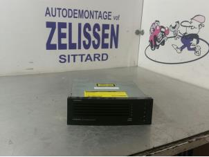 Used CD changer Peugeot 307 Price on request offered by Zelissen V.O.F. autodemontage
