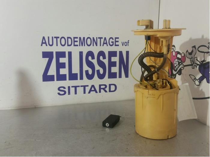 Używane Pompa benzynowa Volkswagen Crafter 2.5 TDI 30/32/35/46/50 Cena € 89,25 Procedura marży oferowane przez Zelissen V.O.F. autodemontage