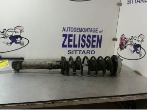 Used Rear shock absorber rod, left BMW 7 serie (E65/E66/E67) 735i,Li 3.6 V8 32V Price € 68,25 Margin scheme offered by Zelissen V.O.F. autodemontage