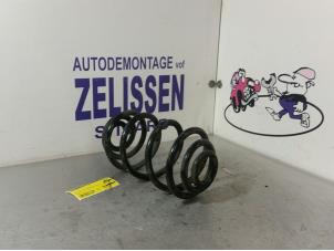 Usagé Ressort de suspension avant Opel Zafira (M75) 1.9 CDTI Prix € 15,75 Règlement à la marge proposé par Zelissen V.O.F. autodemontage
