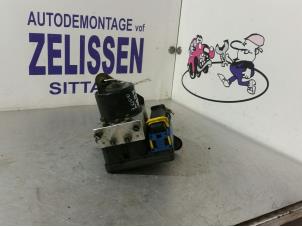 Used ABS pump Peugeot 206 SW (2E/K) 1.6 16V Price € 141,75 Margin scheme offered by Zelissen V.O.F. autodemontage