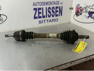 Usagé Arbre de transmission avant gauche Peugeot 206 SW (2E/K) 1.6 16V Prix € 57,75 Règlement à la marge proposé par Zelissen V.O.F. autodemontage