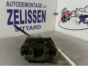 Usagé Etrier de frein (pince) arrière droit Ford Focus 2 1.8 TDCi 16V Prix € 42,00 Règlement à la marge proposé par Zelissen V.O.F. autodemontage