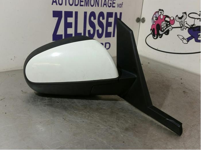 Wing mirror, right from a Mitsubishi Colt (Z2/Z3) 1.3 16V 2010