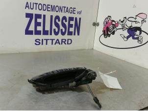 Usagé Poignée portière 4portes avant gauche Audi A4 Avant (B7) 2.7 TDI V6 24V Prix € 42,00 Règlement à la marge proposé par Zelissen V.O.F. autodemontage
