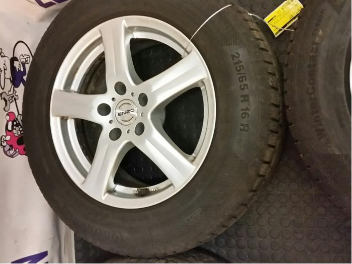Felgen Set + Reifen Volkswagen Golf VII - 000000 Leichtmetall ENZO
