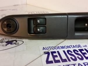 Gebrauchte Elektrisches Fenster Schalter Hyundai Getz 1.1i 12V Preis auf Anfrage angeboten von Zelissen V.O.F. autodemontage