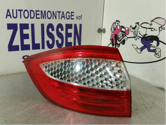 Taillight, left from a Ford Mondeo IV Wagon 2.0 16V 2008