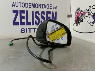Used Wing mirror, right Volkswagen New Beetle (9C1/9G1) 2.0 Price € 42,00 Margin scheme offered by Zelissen V.O.F. autodemontage