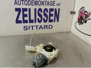 Używane Silnik szyby drzwiowej Ford Focus 2 Wagon 1.6 16V Cena € 31,50 Procedura marży oferowane przez Zelissen V.O.F. autodemontage