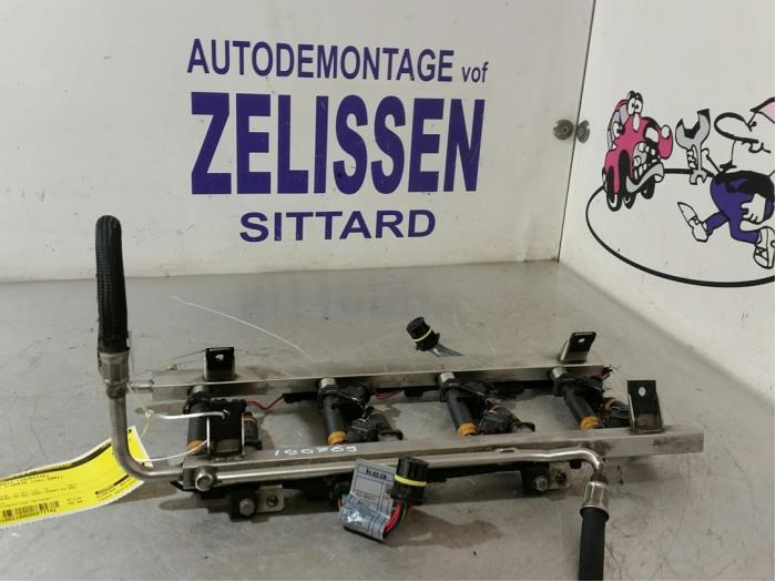 Usagé Système d'injection BMW 7 serie (E65/E66/E67) 735i,Li 3.6 V8 32V Prix € 99,75 Règlement à la marge proposé par Zelissen V.O.F. autodemontage
