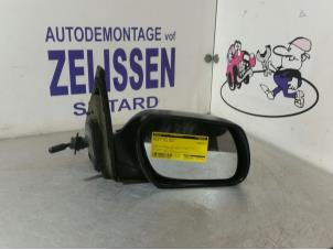 Usagé Rétroviseur extérieur droit Mazda 2 (NB/NC/ND/NE) 1.4 16V Prix € 36,75 Règlement à la marge proposé par Zelissen V.O.F. autodemontage