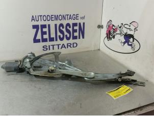 Usagé Mécanique vitre 2portes avant droite BMW Z3 Roadster (E36/7) 1.9 16V Prix € 52,50 Règlement à la marge proposé par Zelissen V.O.F. autodemontage