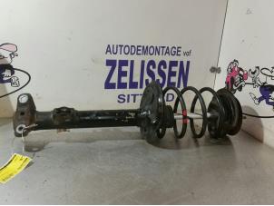 Używane Amortyzator prawy przód BMW Z3 Roadster (E36/7) 1.9 16V Cena € 78,75 Procedura marży oferowane przez Zelissen V.O.F. autodemontage
