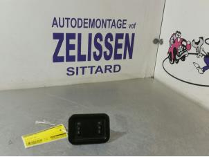 Used Seat heating switch BMW Z3 Roadster (E36/7) 1.9 16V Price € 15,75 Margin scheme offered by Zelissen V.O.F. autodemontage