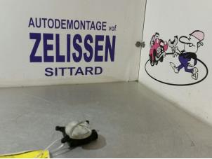 Usagé Clapet chauffage moteur Audi A4 Avant (B7) 2.7 TDI V6 24V Prix € 42,00 Règlement à la marge proposé par Zelissen V.O.F. autodemontage