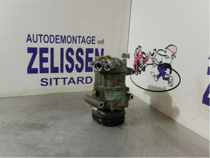 Usagé Compresseur de clim Renault Clio II (BB/CB) 1.2 16V Prix € 99,75 Règlement à la marge proposé par Zelissen V.O.F. autodemontage