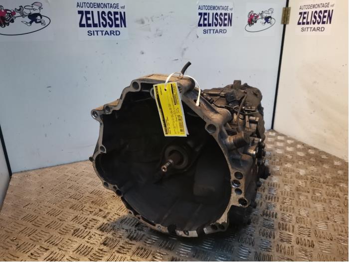 Gearbox from a Audi A4 Avant (B7) 2.7 TDI V6 24V 2006