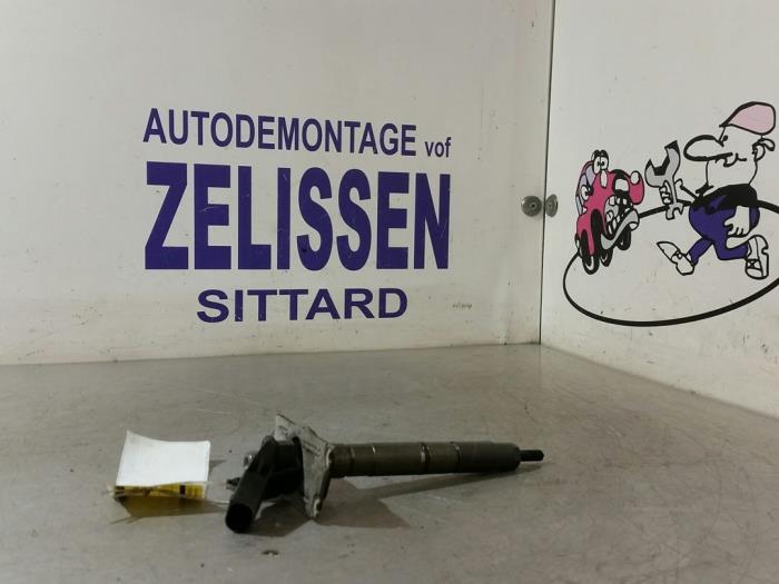 Używane Wtryskiwacz (Diesel) Audi A4 Avant (B7) 2.7 TDI V6 24V Cena € 78,75 Procedura marży oferowane przez Zelissen V.O.F. autodemontage