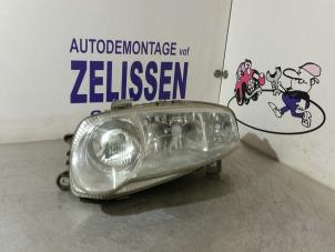 Used Headlight, left Alfa Romeo 147 (937) 1.6 Twin Spark 16V Price € 31,50 Margin scheme offered by Zelissen V.O.F. autodemontage