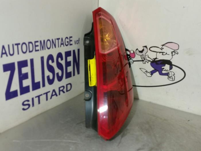 Taillight, right from a Fiat Grande Punto (199) 1.4 2007