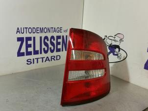 Begagnade Baklykta, höger Skoda Fabia (6Y5) 1.4i 16V Pris € 36,75 Marginaltabell erbjuds av Zelissen V.O.F. autodemontage