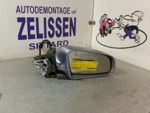 Używane Lusterko zewnetrzne prawe Audi A3 (8P1) 1.6 Cena € 47,25 Procedura marży oferowane przez Zelissen V.O.F. autodemontage