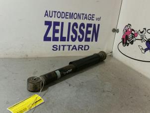 Used Rear shock absorber, left Renault Twingo II (CN) 1.2 16V LEV Price € 26,25 Margin scheme offered by Zelissen V.O.F. autodemontage