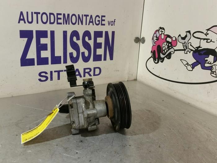 Usagé Pompe de direction Volkswagen Golf IV (1J1) 1.6 16V Prix € 42,00 Règlement à la marge proposé par Zelissen V.O.F. autodemontage