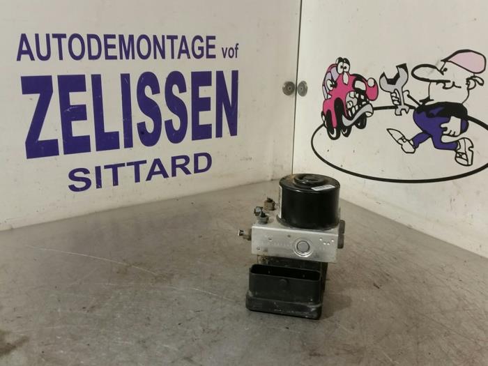 Begagnade ABS-pump Opel Combo 1.3 CDTI 16V ecoFlex Pris € 152,25 Marginaltabell erbjuds av Zelissen V.O.F. autodemontage