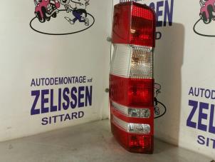 Usagé Feu arrière gauche Mercedes Sprinter 3,5t (906.63) 315 CDI 16V Prix € 105,00 Règlement à la marge proposé par Zelissen V.O.F. autodemontage