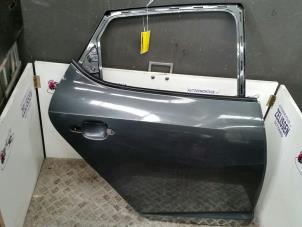 Używane Drzwi prawe tylne wersja 4-drzwiowa Seat Ibiza IV (6J5) 1.4 TDI Ecomotive Cena € 204,75 Procedura marży oferowane przez Zelissen V.O.F. autodemontage