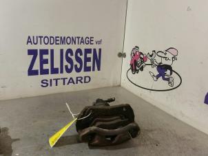 Usagé Etrier de frein (pince) avant droit Opel Meriva 1.6 Prix € 31,50 Règlement à la marge proposé par Zelissen V.O.F. autodemontage
