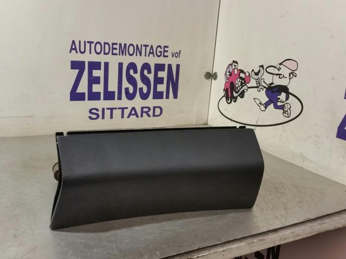 Begagnade Handskfack Mercedes S (W220) 5.0 S-500 V8 24V Pris € 89,25 Marginaltabell erbjuds av Zelissen V.O.F. autodemontage