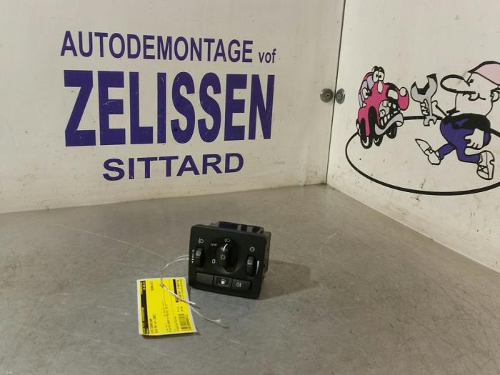 Używane Przelacznik swiatel Volvo V50 (MW) 1.6 D 16V Cena € 31,50 Procedura marży oferowane przez Zelissen V.O.F. autodemontage