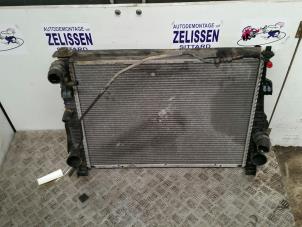 Usagé Radiateur Mercedes S (W220) 5.0 S-500 V8 24V Prix € 126,00 Règlement à la marge proposé par Zelissen V.O.F. autodemontage
