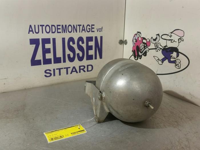 Begagnade Lufttank Mercedes S (W220) 5.0 S-500 V8 24V Pris € 26,25 Marginaltabell erbjuds av Zelissen V.O.F. autodemontage