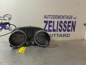 Usados Panel de instrumentación Volkswagen Golf VI (5K1) 2.0 TDI 16V Precio € 204,75 Norma de margen ofrecido por Zelissen V.O.F. autodemontage