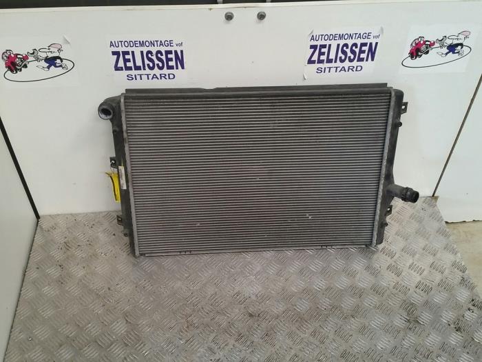 Usagé Radiateur Volkswagen Golf VI (5K1) 2.0 TDI 16V Prix € 36,75 Règlement à la marge proposé par Zelissen V.O.F. autodemontage