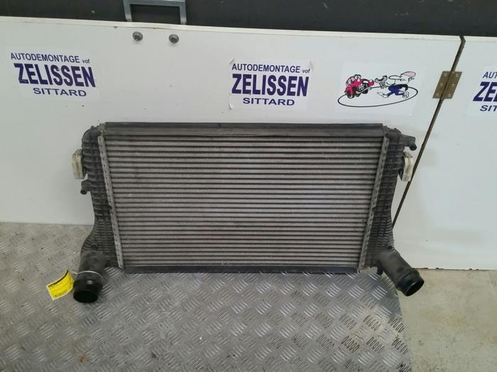 Usados Intercooler Volkswagen Golf VI (5K1) 2.0 TDI 16V Precio € 52,50 Norma de margen ofrecido por Zelissen V.O.F. autodemontage