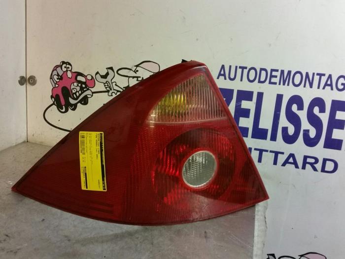 Taillight, left from a Ford Mondeo III 2.0 16V 2002