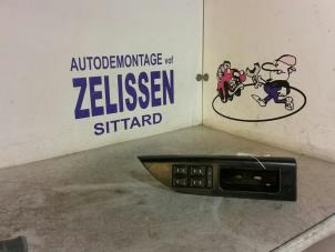 Used Electric window switch Ford Mondeo III 2.0 16V Price € 36,75 Margin scheme offered by Zelissen V.O.F. autodemontage