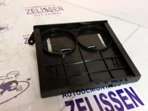 Used Cup holder Kia Rio (DC22/24) 1.5 RS,LS 16V Price on request offered by Zelissen V.O.F. autodemontage
