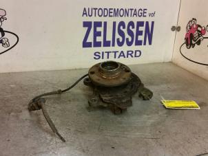 Usagé Suspension de roue avant droite Opel Corsa C (F08/68) Prix € 36,75 Règlement à la marge proposé par Zelissen V.O.F. autodemontage