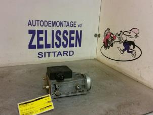 Używane Czujnik masy powietrza BMW 3 serie (E46/4) 318i Cena € 52,50 Procedura marży oferowane przez Zelissen V.O.F. autodemontage