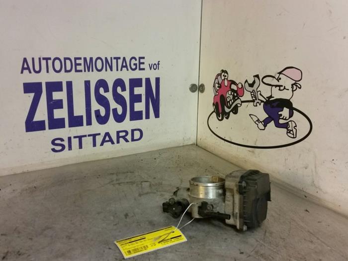 Begagnade Spjällhus Peugeot 307 CC (3B) 2.0 16V Pris € 47,25 Marginaltabell erbjuds av Zelissen V.O.F. autodemontage