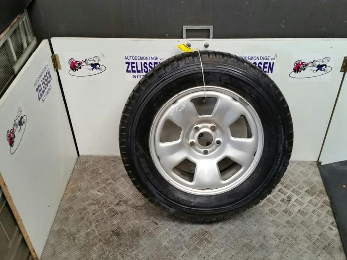 Spare wheel from a Renault Scénic I (JA) 2.0 16V RX4 2000